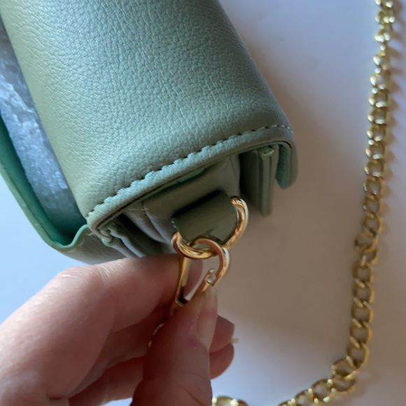 🛑 Green small bag that fits cellphone - Picture 10 of 16